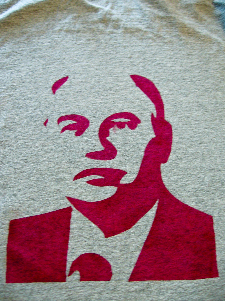 Featured image of post 【譯作】我們該紓困小戈巴？｜Should We Bail out Gorby?