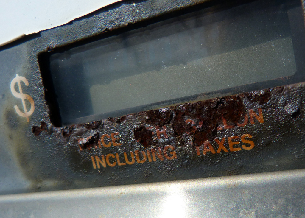 Featured image of post 【譯作】燃油稅｜That Gasoline Tax